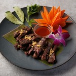 牛肉で作るガパオ。タイでは定番の一品