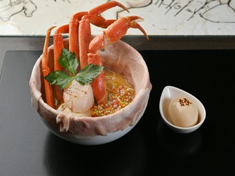印象に残る一杯『豪華純白縁結び（本ズワイ蟹白味噌）チャーシュー鬼増し縁結び玉子付き』