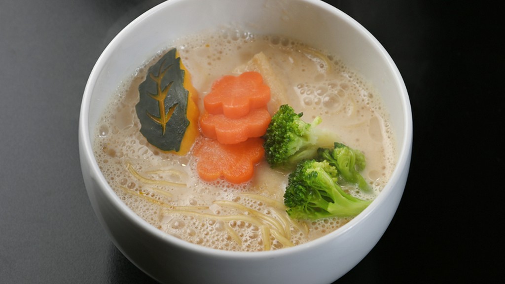京都伝統の白味噌と米麹、豆乳ベースのビーガンスープを使用『KYOTO VEGAN NOODLE』