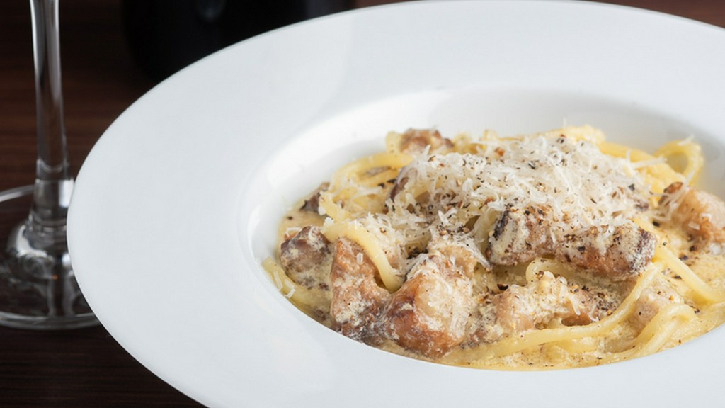 イベリコ豚の自家製ベーコンでつくる、贅沢な味わいの『カルボナーラ』　