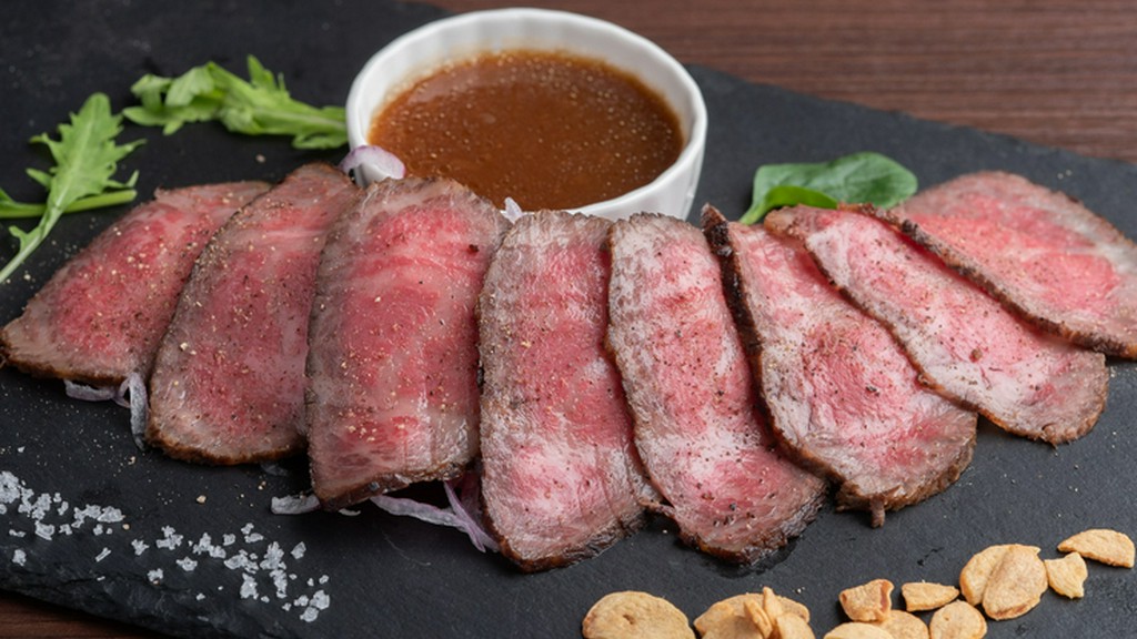 低温調理でしっとりやわらか『黒毛和牛A5ランクローストビーフ』　