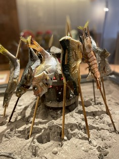 自慢の炭火焼！鮎の塩焼きなどを炭火でじっくり焼き上げます。