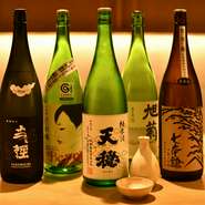 料理にそっと寄り添う、利き酒師である女将が厳選した日本酒
