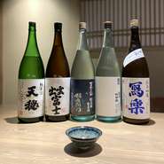 単品の日本酒も季節の純米酒を中心に冷酒～燗酒まで40種程度ございます。
お好みの味わいをお伝えください。