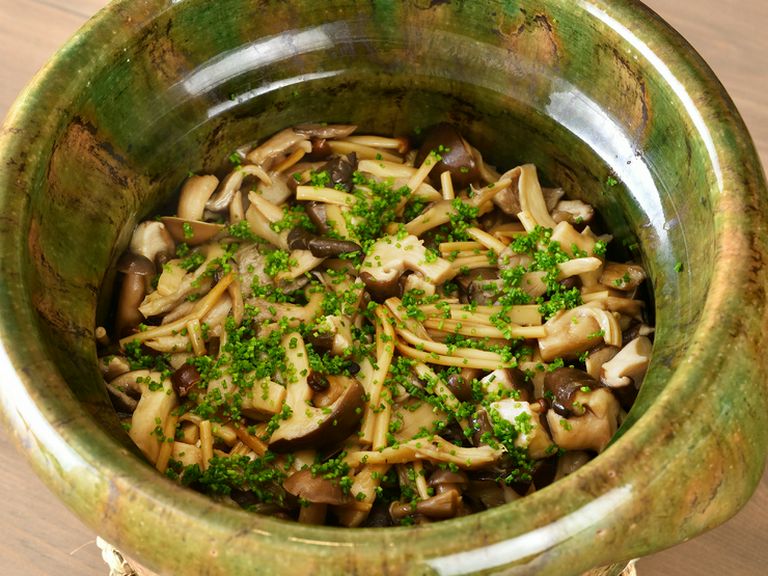 和牛ときのこが絶妙なハーモニーを奏でる『土鍋ご飯』