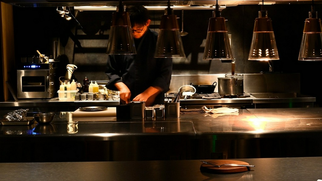 18時30分～「日本文化の新結合コース」