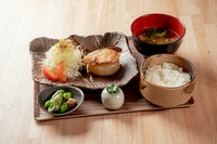 鰤小鉢3品追加　各定食に＋500円