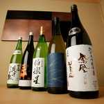 ソムリエ厳選の日本酒10種＆酒肴8種盛りが付いた日本酒満喫プラン！