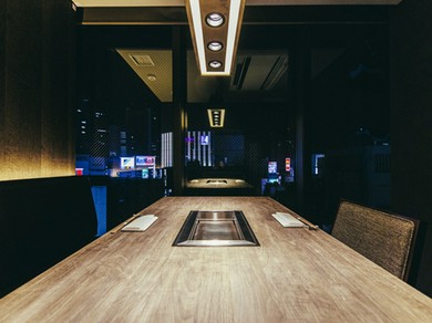 落ち着いた雰囲気の店内はさまざまなシーンでご利用いただけます