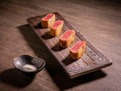 訪れるゲストから、多くのリピートオーダーを獲得している『Aコース　ヒレカツ』