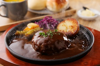 コクの濃厚ソース『デミグラスハンバーグ』