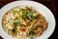 パリパリの生もやしの風味が美味。
