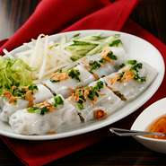 米粉から皮をつくっています。独特のもちもちとした食感が特徴です。