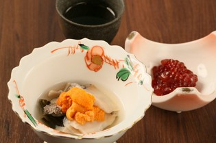 食材本来の旨みを存分に『鮑とウニの水貝』『筋子の味噌漬け』