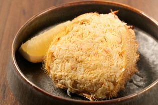 時期で入荷先を変える上質な「毛蟹」を手間暇かけて