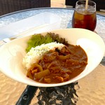 玉ねぎをふんだんに使った具沢山のハッシュドポーク。ほのかな酸味がクセになる一品。
Hashed pork with plenty of onions. A dish with a faintly sour taste that is addictive.