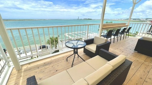 目の前が海！なシーサイドテラス20席