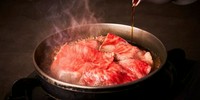 先付、前菜、向付、すき焼（熟成適サシ肉120g）、口直し、みそ椀、御飯、デザート