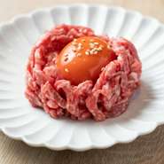 本店【さつま】での修業によって習得した、タレの仕込みや肉の切り付け。肉そのものや調味料の仕入れに至っては、同じものを提供。本店の違いを感じさせないように、徹底的にこだわります。