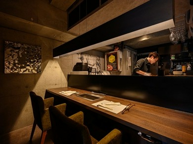 静かな一角のビルの2階、大人の隠れ家【D-29】