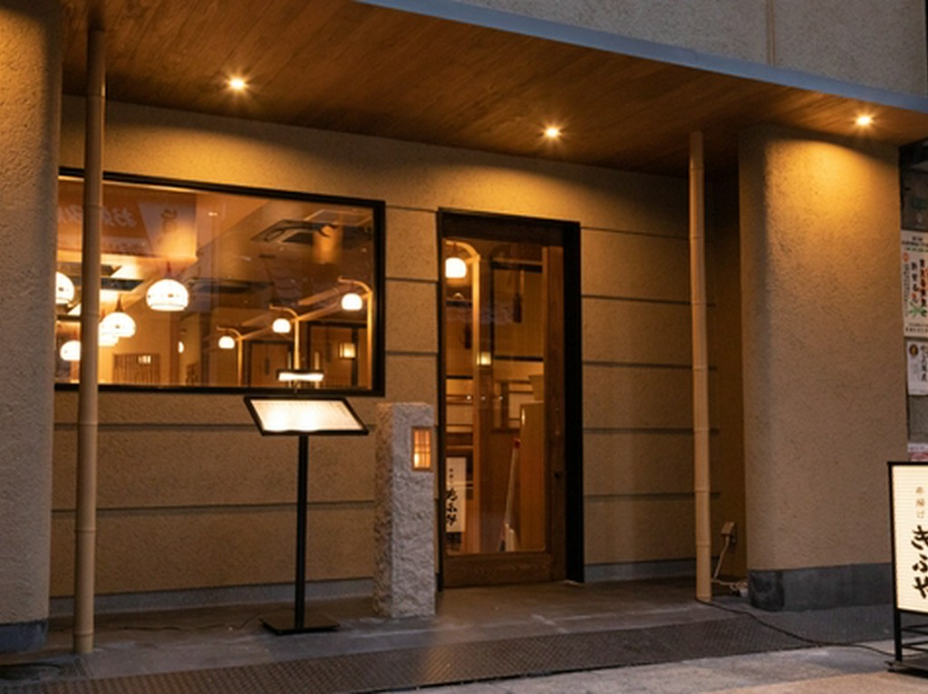 中をのぞきたくなる外観