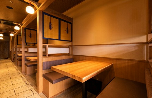 テーブル席もあります。