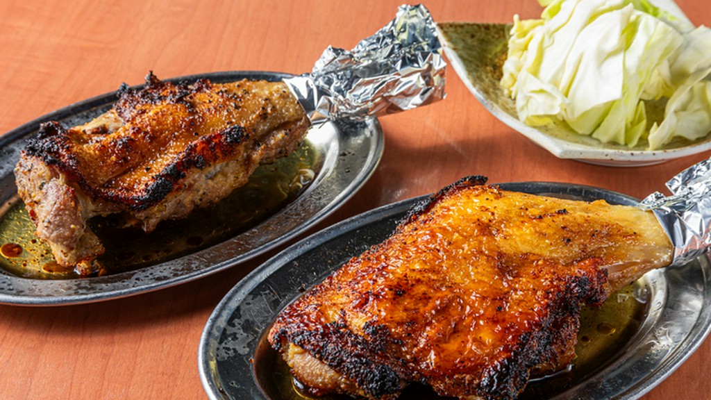 秘伝のレシピと熟練の技が融合した『国産骨付き鶏（若・親）』