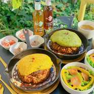 京小松菜と宇治抹茶のピューレを混ぜたチーズinグリーンオムレツ、またはチーズinプレーンオムレツを自家製ハンバーグに乗せました。下は自家製ケチャップソースで作ったバターライスです。
セット2330、単品2180
