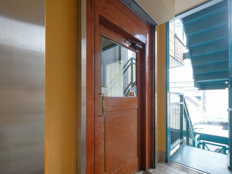 JR三宮駅から徒歩4分の隠れ家的鉄板焼き店