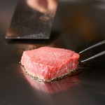 単品　100g 14300円／130g 18590円／160g 19360円
コース　100g 17600円／130g 21890円／160g 26180円
セット　100g 16500円／130g 20790円／160g 25080円