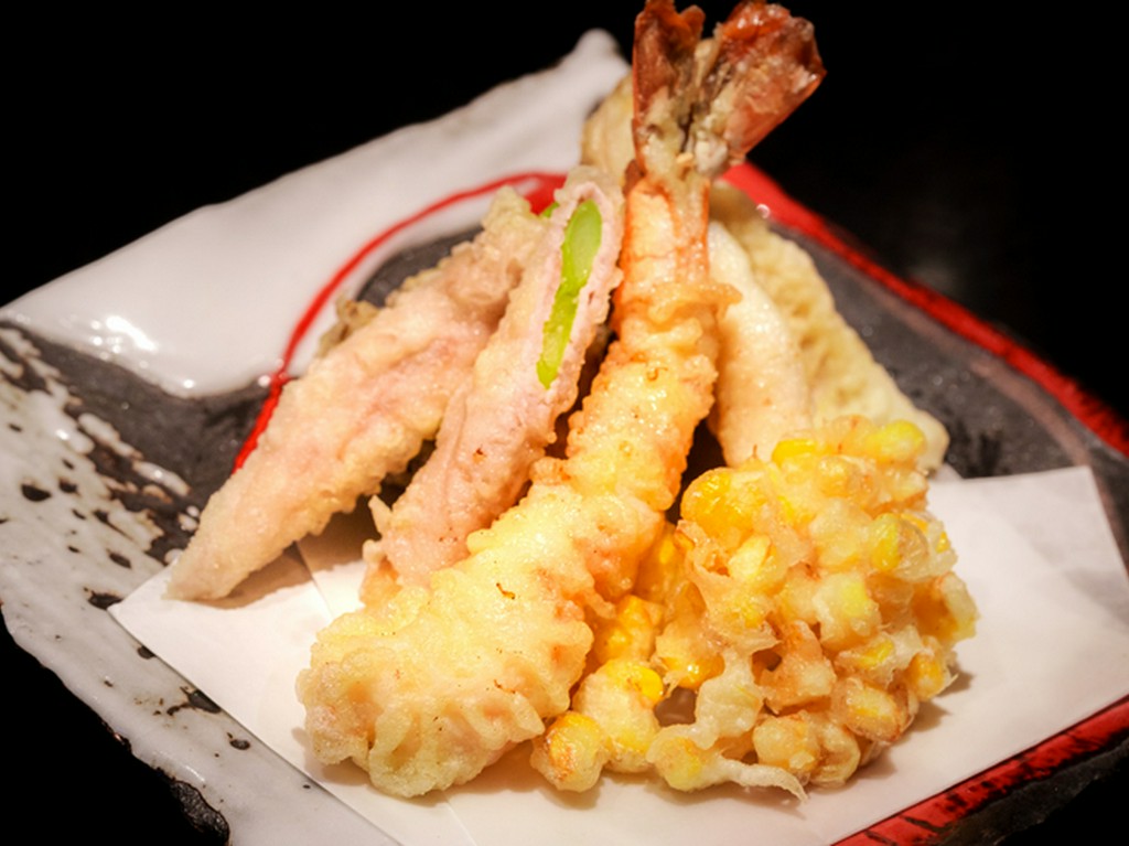 衣がサクサク！職人技がキラリと光る名品『天ぷら各種』