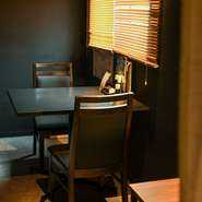 和の空間に身を委ねれば、自然と会話も穏やかに。季節の食材を丁寧に仕立てた料理が、一皿ごとに心をほどいていきます。今日のデートは、記憶の中に柔らかく残ることでしょう。