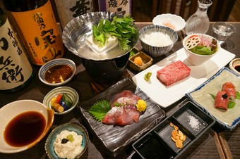 イチオシメニュー満載『富士山溶岩石 黒毛和牛焼肉コース ～宴～』