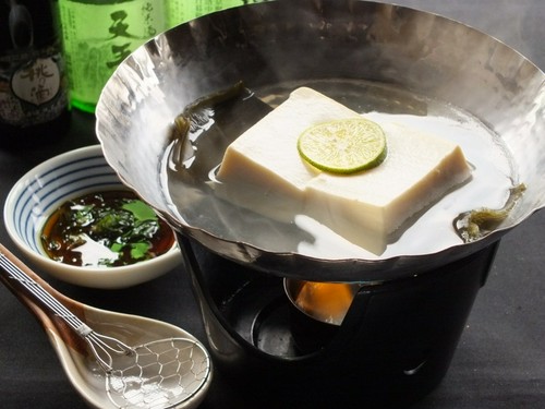 繊細かつ優しい味わいの湯豆腐