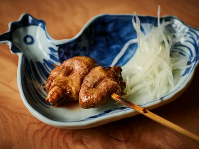 滋賀県淡海地鶏と千葉県水郷赤鶏を使った『おまかせコースの焼鳥』
