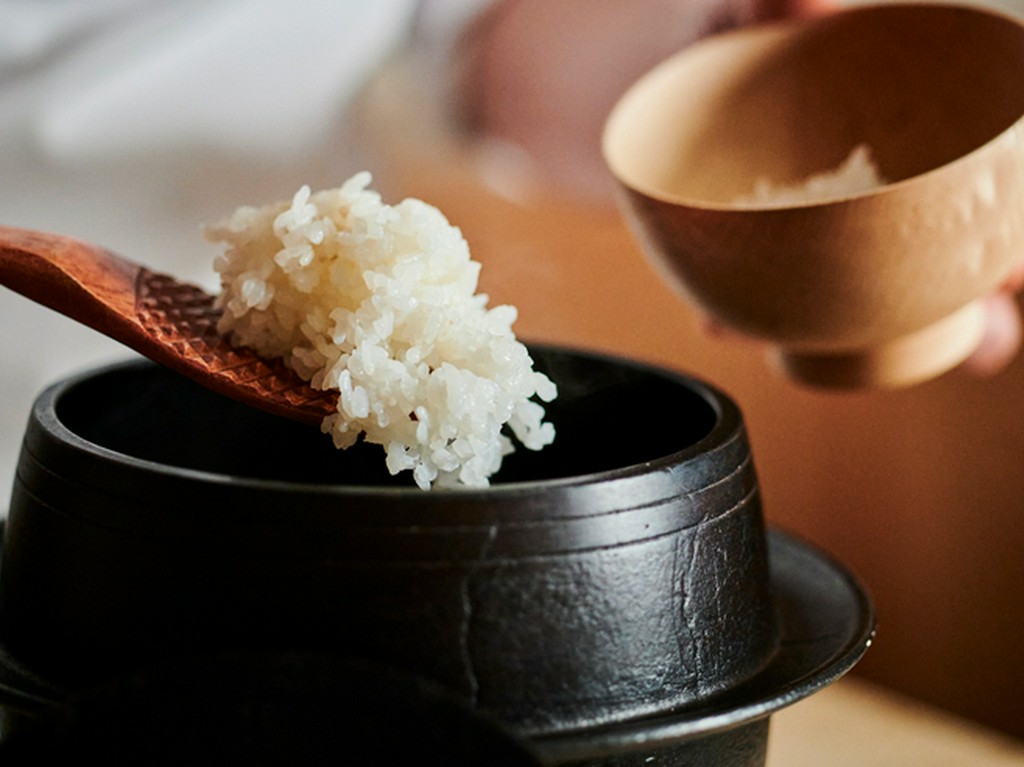 ふっくら、熱々を味わえる『炊き立て白米』