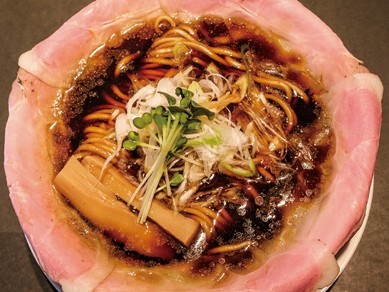 煮干しの奥行きを堪能『濃厚煮干し醤油ラーメン　自由TOKYO』