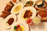 “ソファ席確約”限定　焼き立てパン食べ放題＋選べる6種メイン　《カジュアルランチコース》