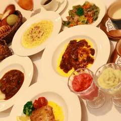 “ソファ席確約”限定　焼き立てパン食べ放題＋選べる6種メイン　《カジュアルランチコース》