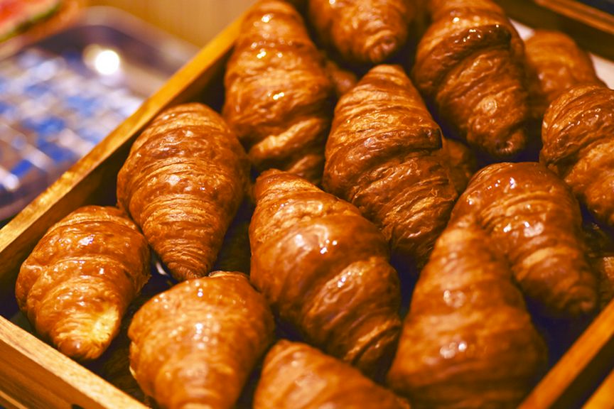 人気No.1フランス産発酵バターを使用、焼きたて絶品クロワッサン