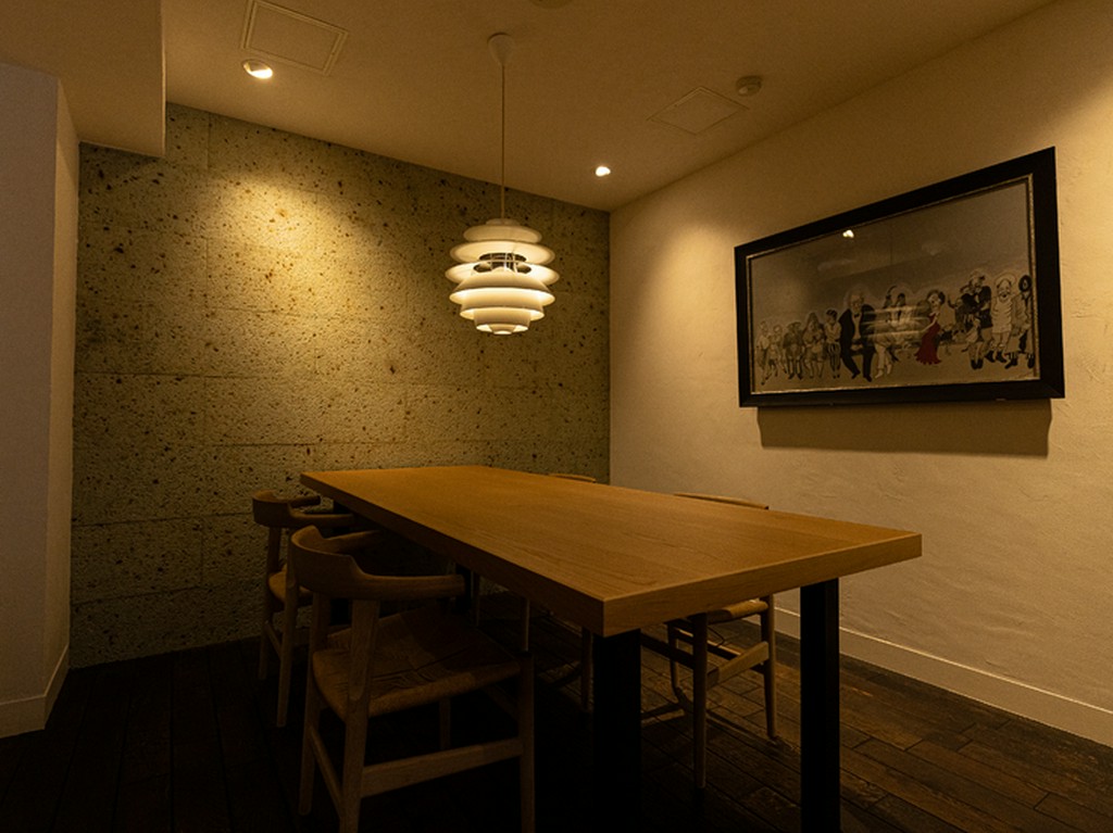 接待にも重宝する、ゆったりとした個室もある