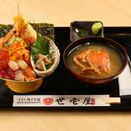 海の幸が豊富に獲れる北海道で、ぜひ味わいたい逸品『世壱屋海鮮丼　特上』