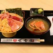 日本屈指のまぐろ問屋と言われる豊洲【やま幸】の本鮪を使用『ウニ本鮪5種食べ比べ丼　白』