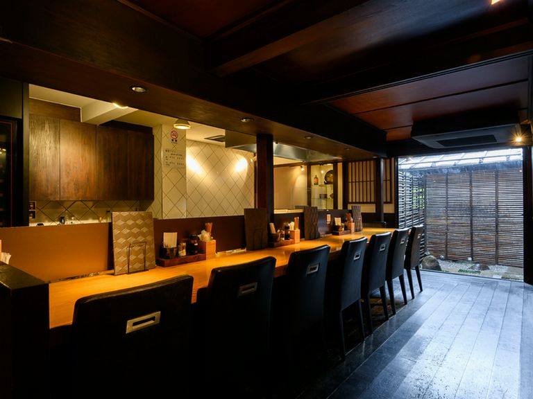 温かなもてなしに満ちた、上質な和の空間