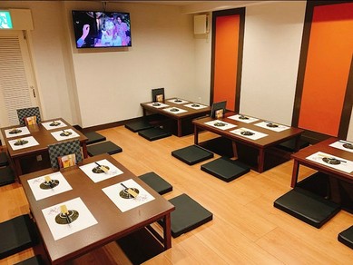 心斎橋駅から徒歩3分。おいしい料理とお酒がそろう大人の居酒屋