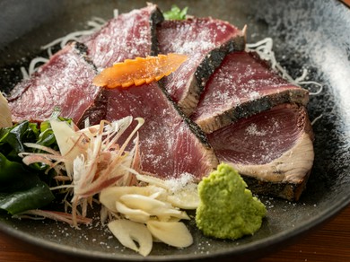 わら焼カツオのタタキ（タレ・塩）