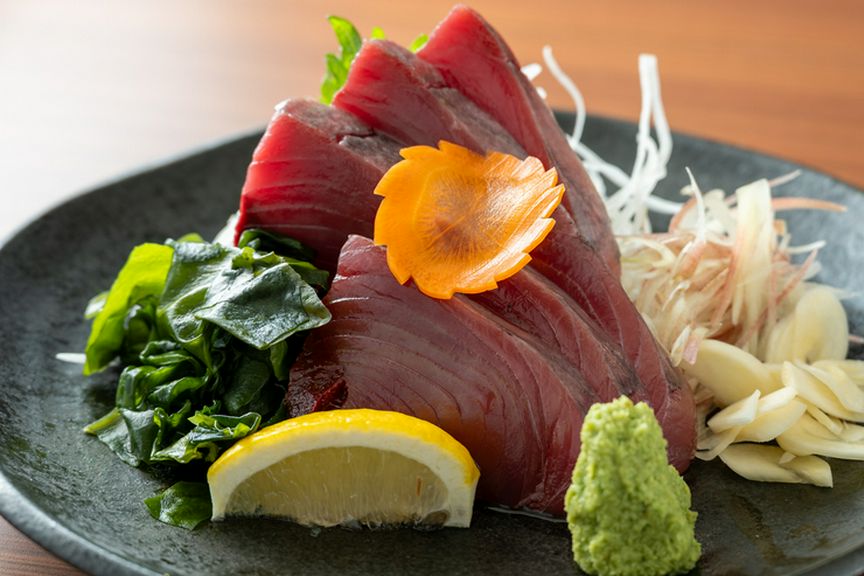 カツオの刺身
