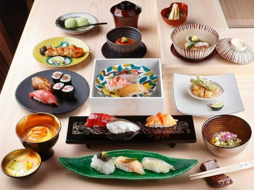 その日の仕入れでネタを選び料理を決める『すしコース』