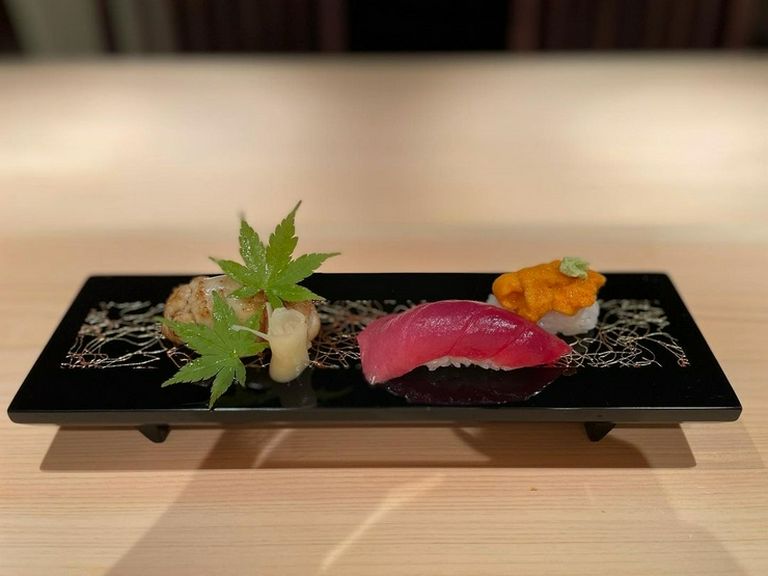 やはり、何をおいてもこの一皿「鮨」