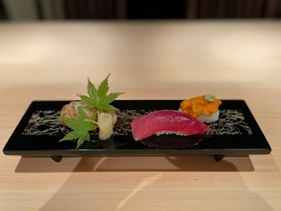 やはり、何をおいてもこの一皿「鮨」